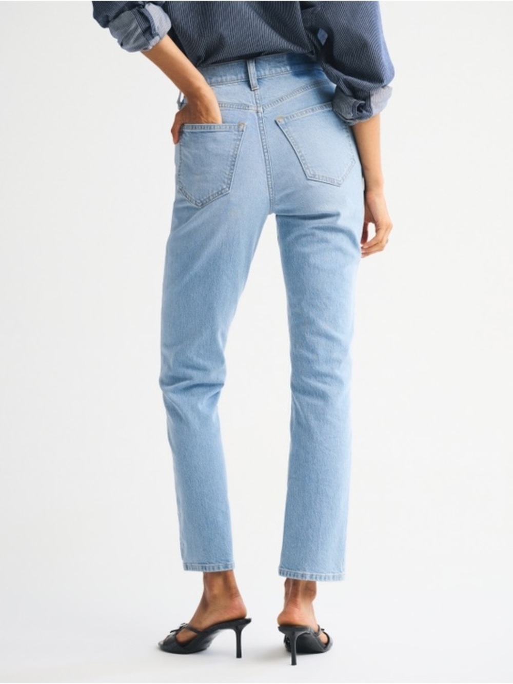 Abercrombie The Ankle Straight Ultra High Rise Stretch Light Wash Jeans 6 SHORT - Picture 2 of 15